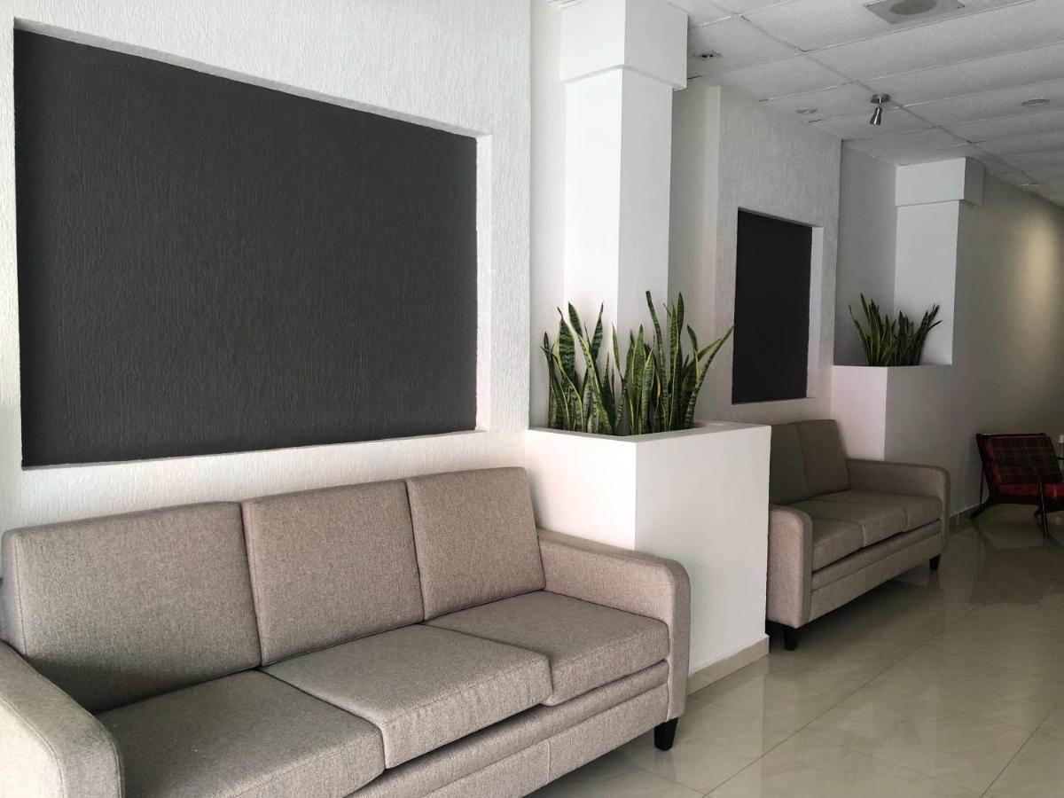 לוס מוצ'יס Hotel Lorena מראה חיצוני תמונה