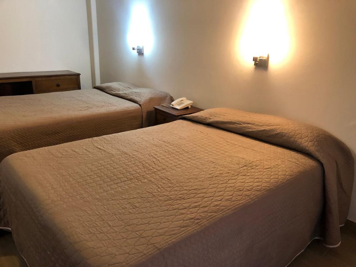 לוס מוצ'יס Hotel Lorena מראה חיצוני תמונה