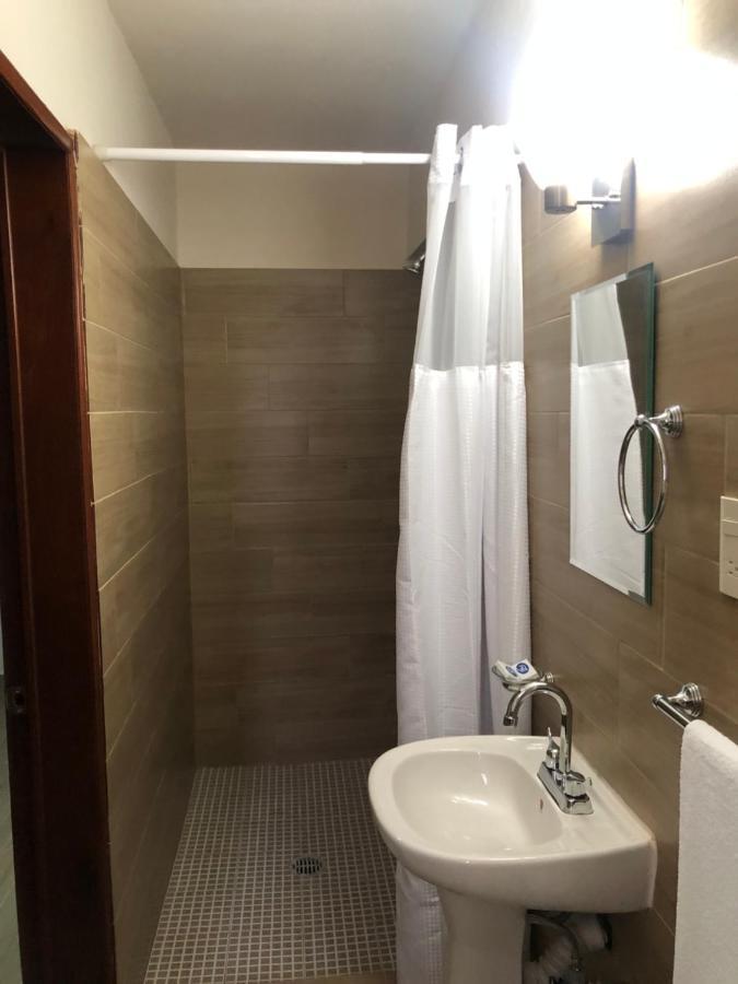 לוס מוצ'יס Hotel Lorena מראה חיצוני תמונה