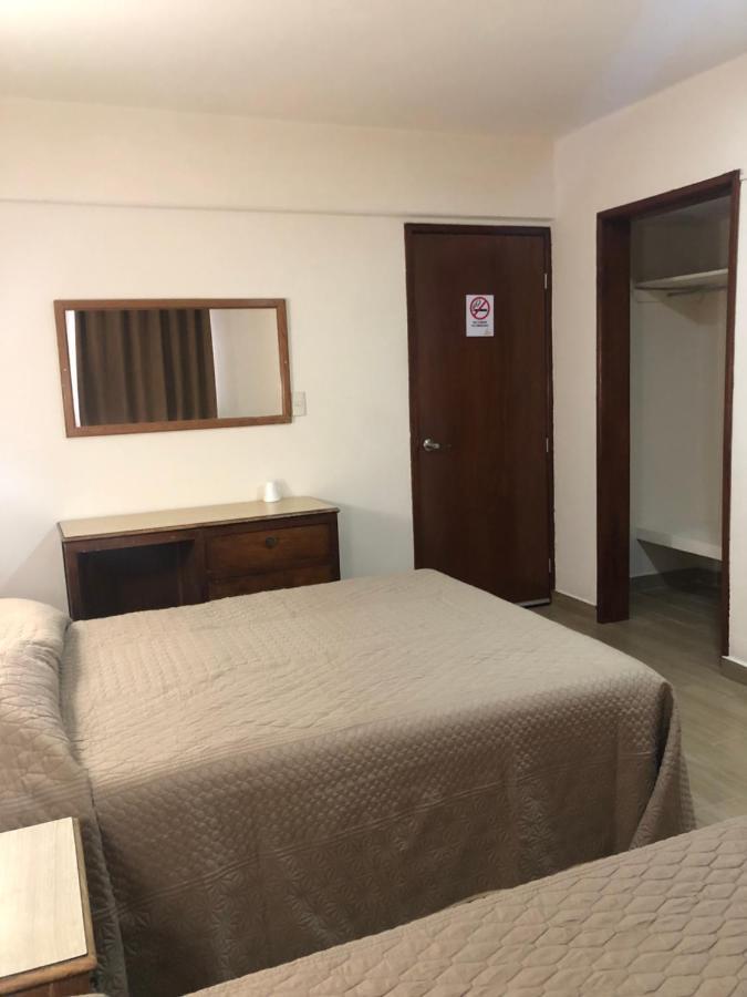 לוס מוצ'יס Hotel Lorena מראה חיצוני תמונה