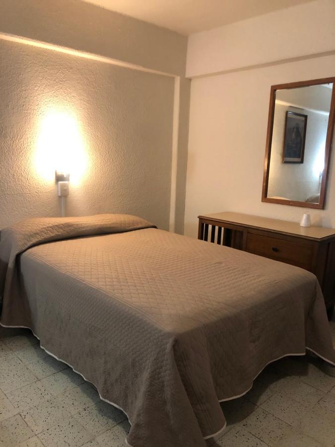 לוס מוצ'יס Hotel Lorena מראה חיצוני תמונה