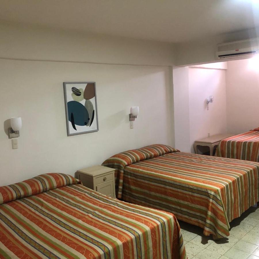 לוס מוצ'יס Hotel Lorena מראה חיצוני תמונה